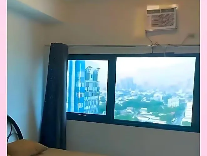 A Katipunan Staycation By Romcris Hotel 5*
